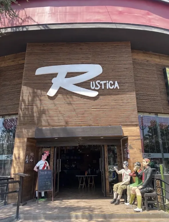 Rústica MegaPlaza — obra de J&C Edificaciones